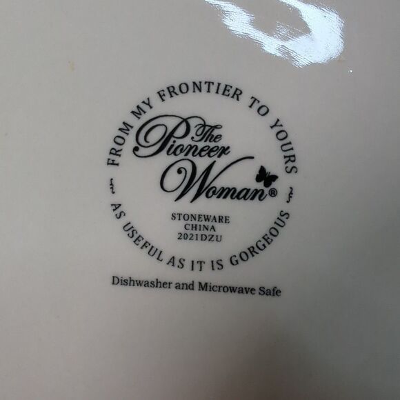 Pioneer Woman Set of 2 Yellow Timeless Floral Salad Plates 8.75 in Scalloped - Picture 5 of 6